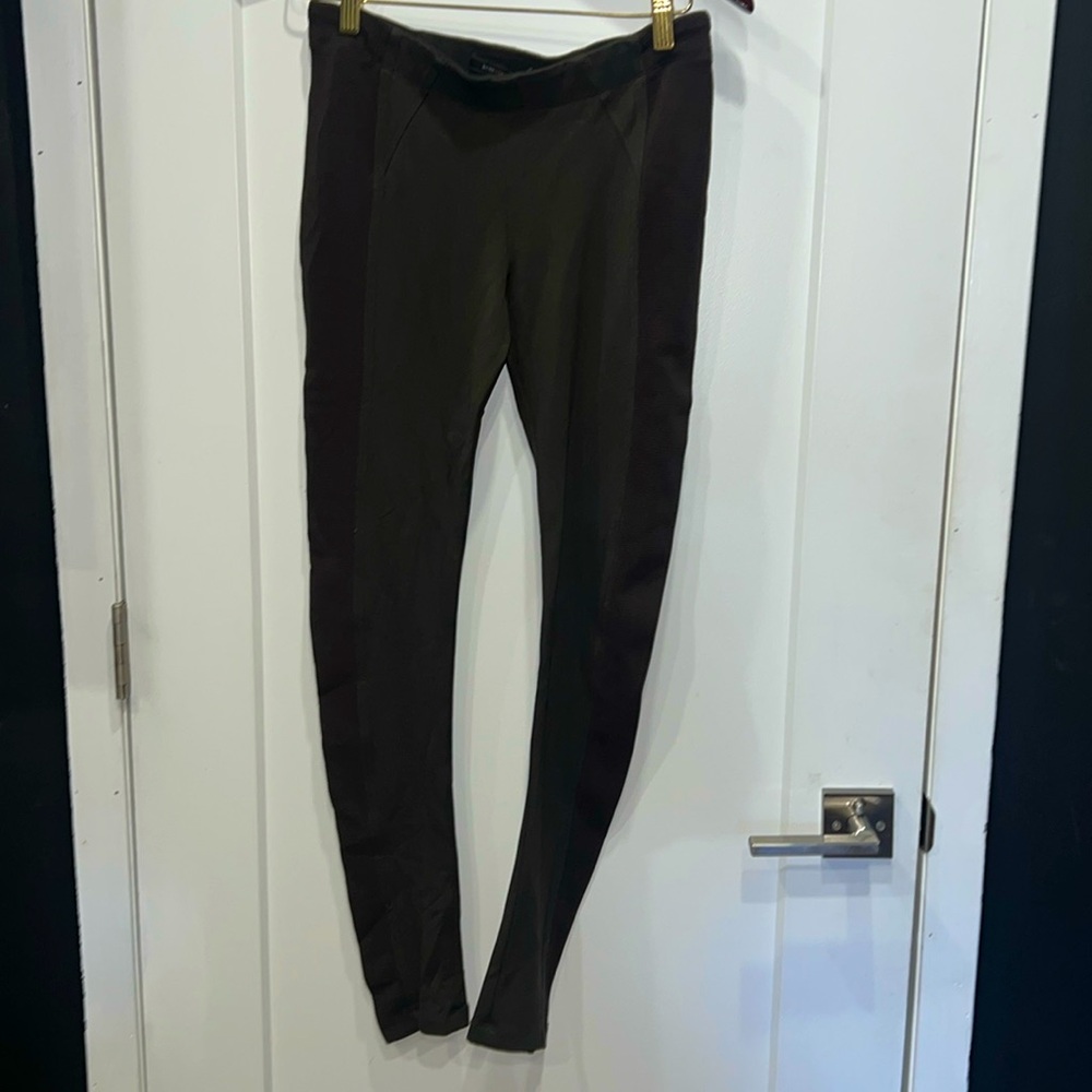 Women’s BCBG tights size M